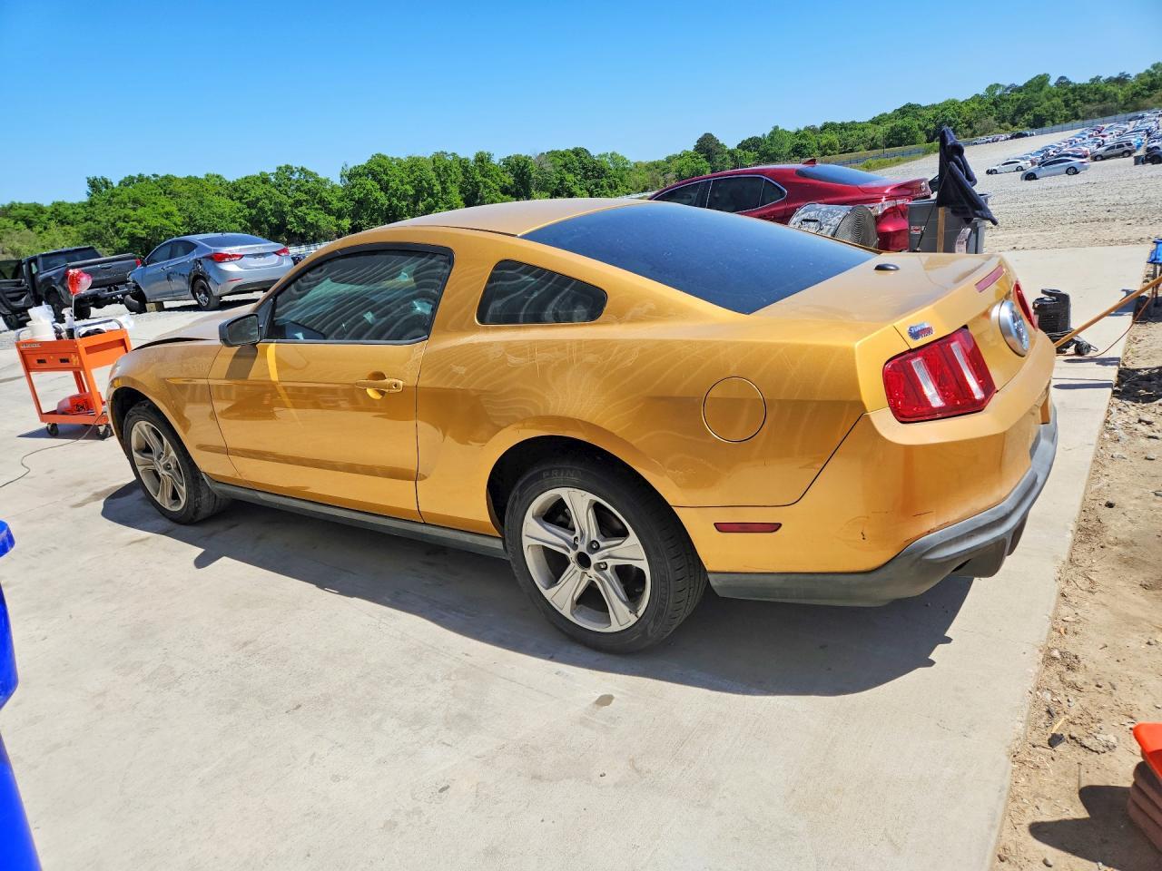 2010 Ford Mustang - Фото 2