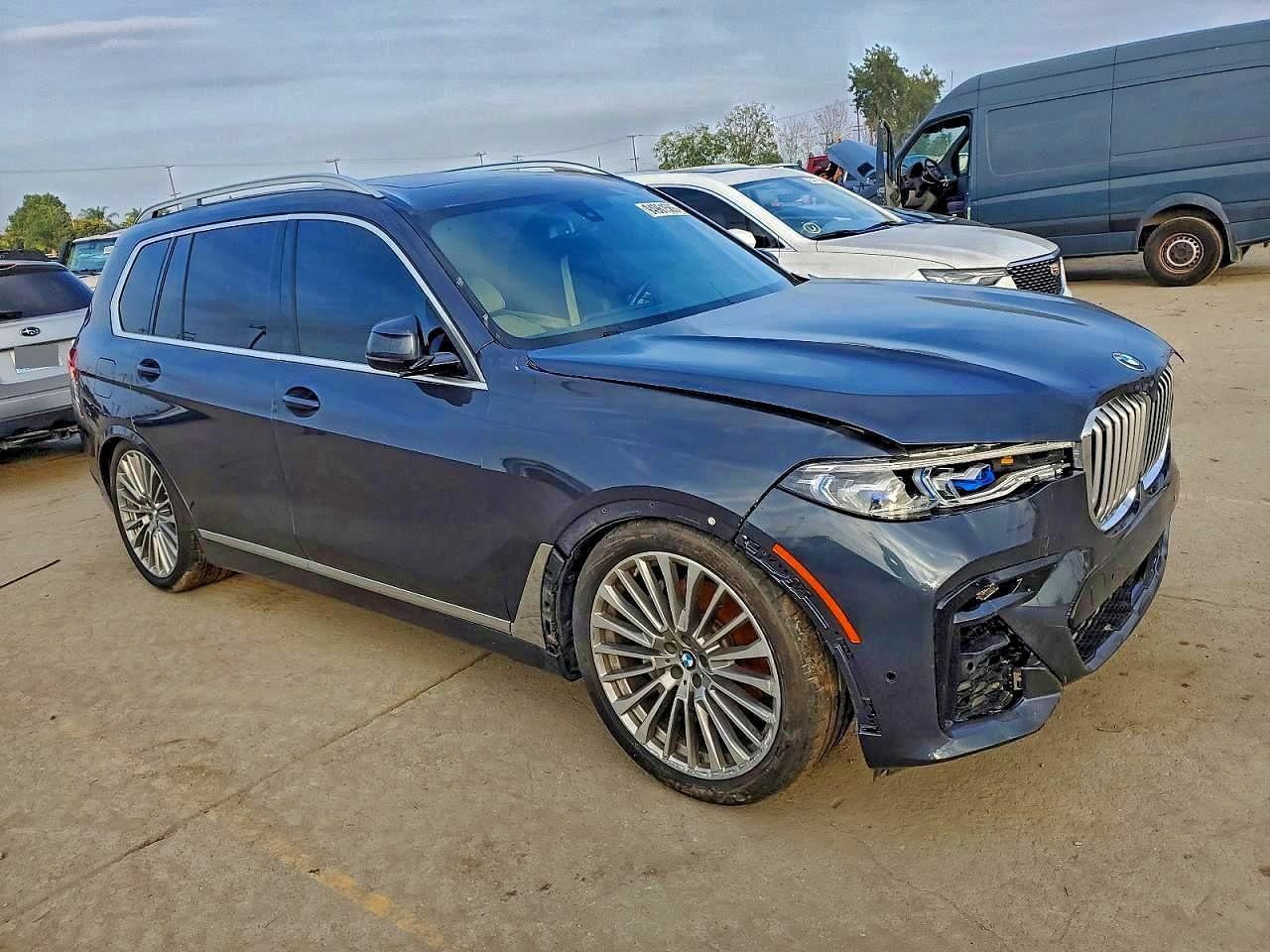 2019 BMW X7 xDrive50I - Фото 4