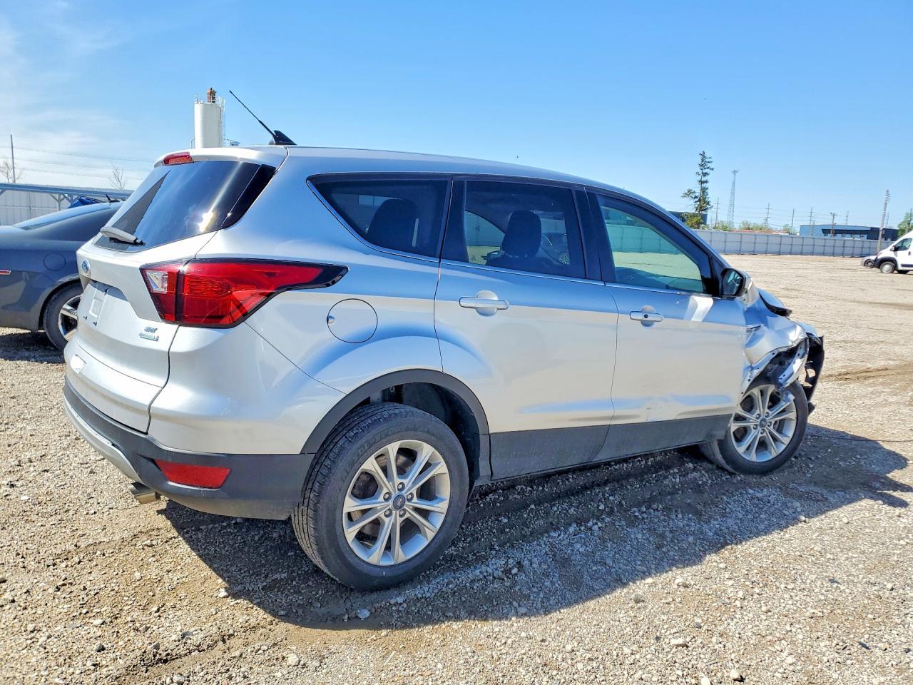 2019 Ford Escape Se - Фото 3