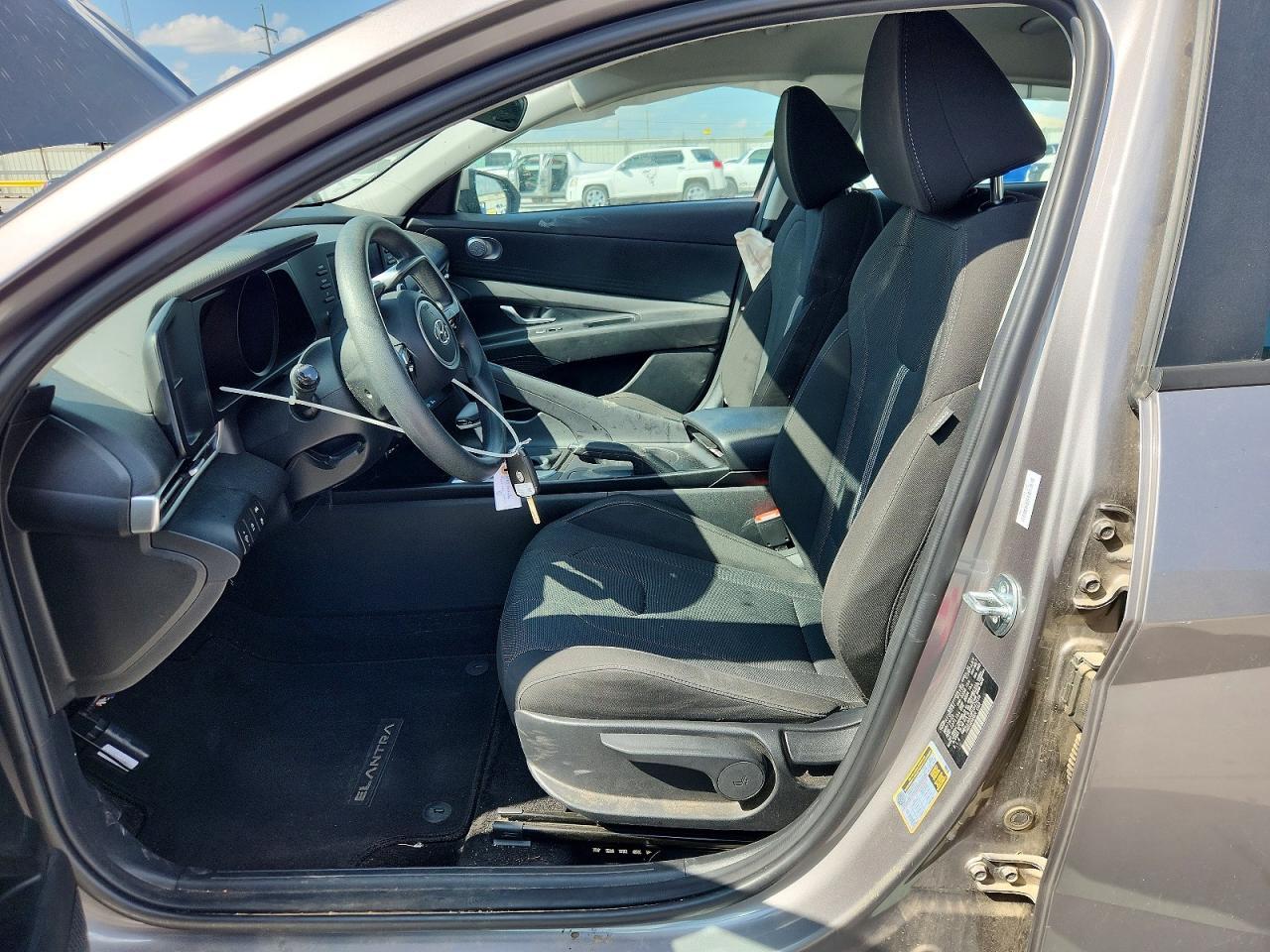 2023 Hyundai Elantra Se - Image 7