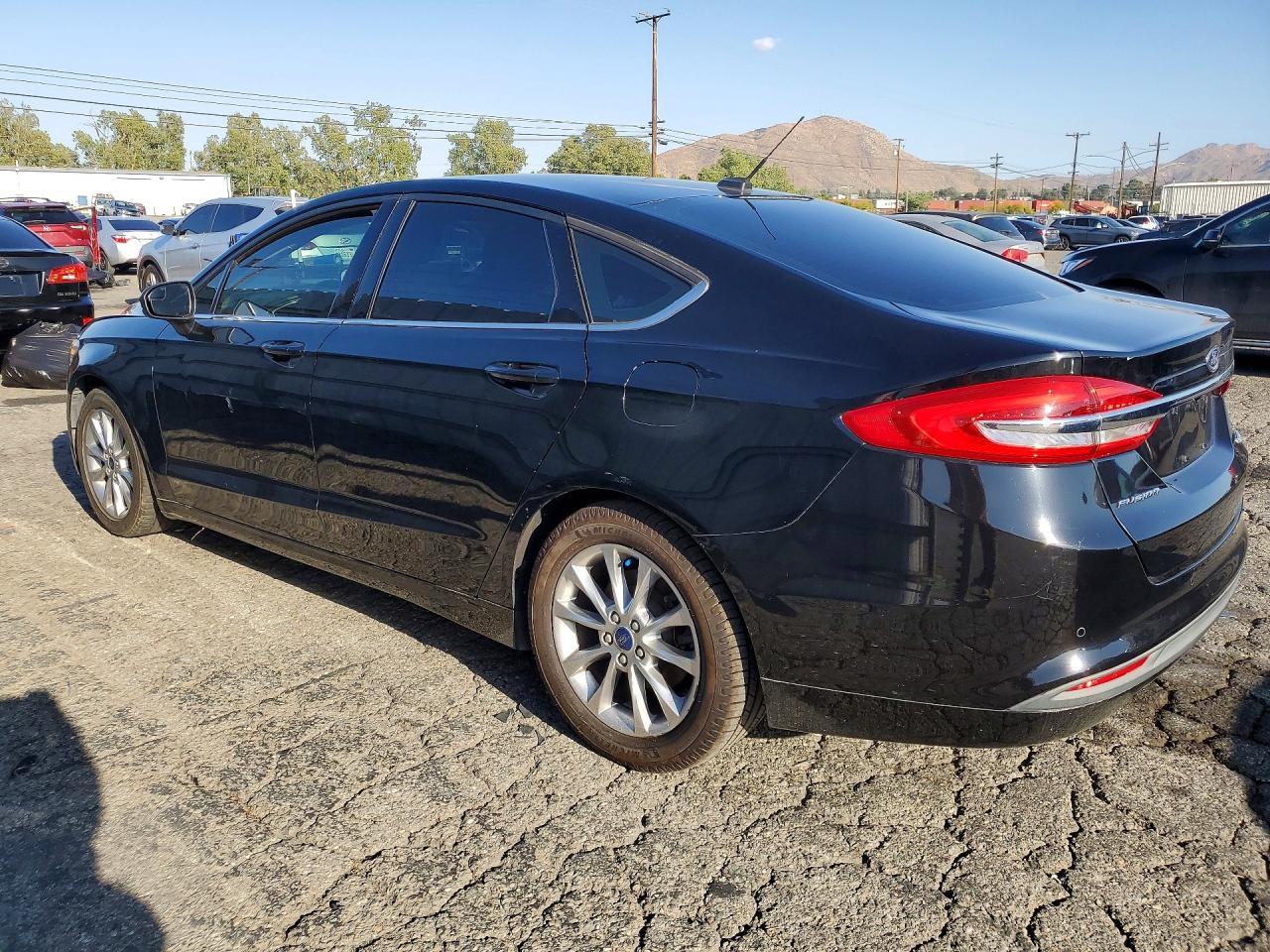 2017 Ford Fusion Se - Фото 2