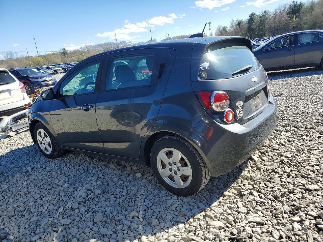 2016 Chevrolet Sonic Ls - Фото 2
