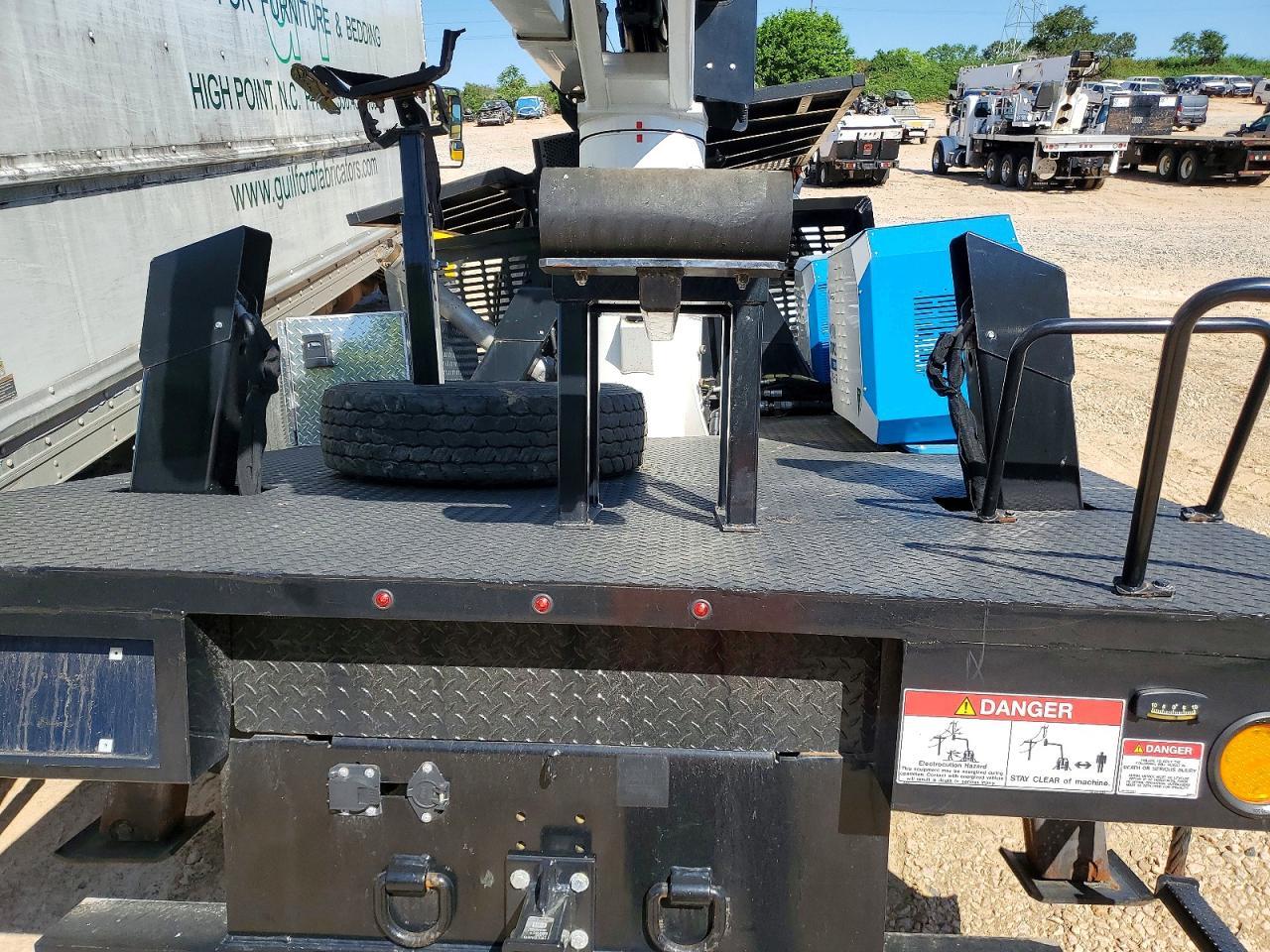 2022 Ram 5500 Bucket Truck - Фото 6