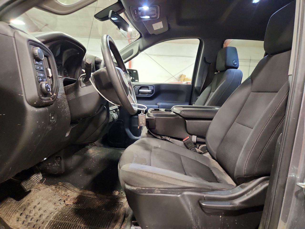2021 Chevrolet Silverado K1500 Custom - Фото 7