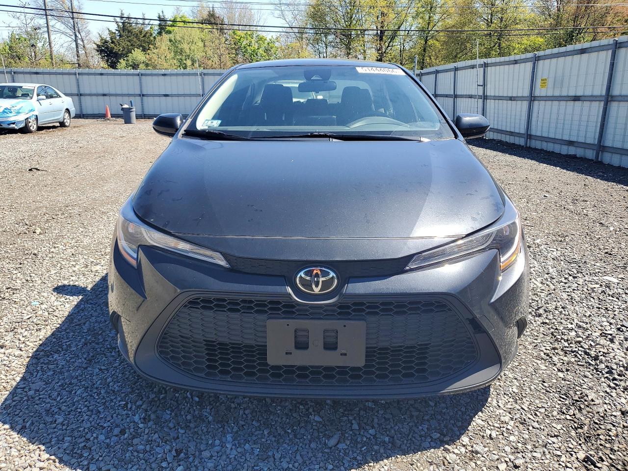 2022 Toyota Corolla Le - Image 5