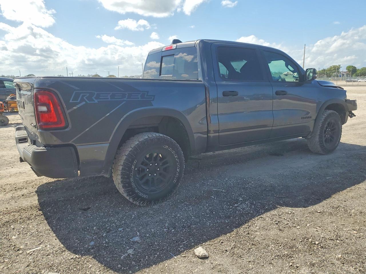 2026 Ram 1500 Rebel - Фото 3