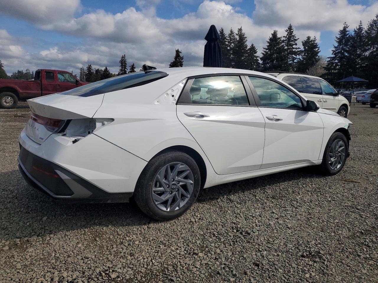 2025 Hyundai Elantra Hybrid Blue - Фото 3