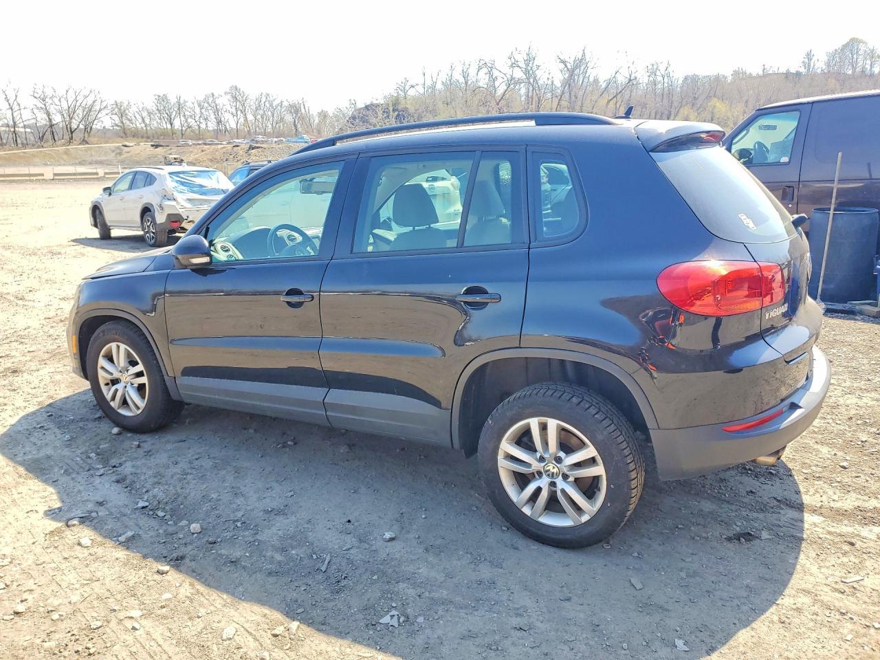 2016 Volkswagen Tiguan - Фото 2