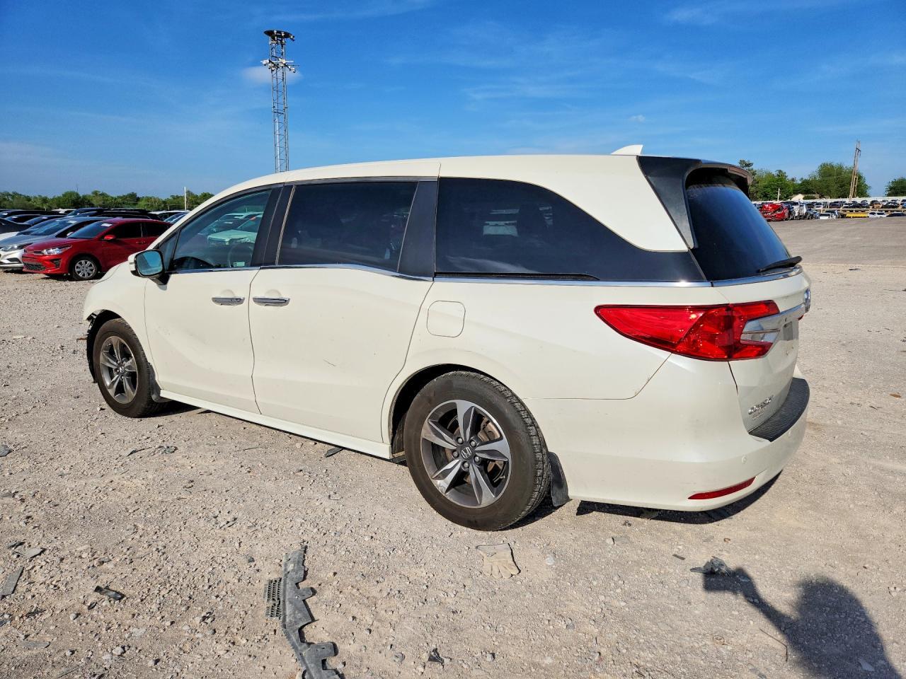2019 Honda Odyssey Touring - Фото 2