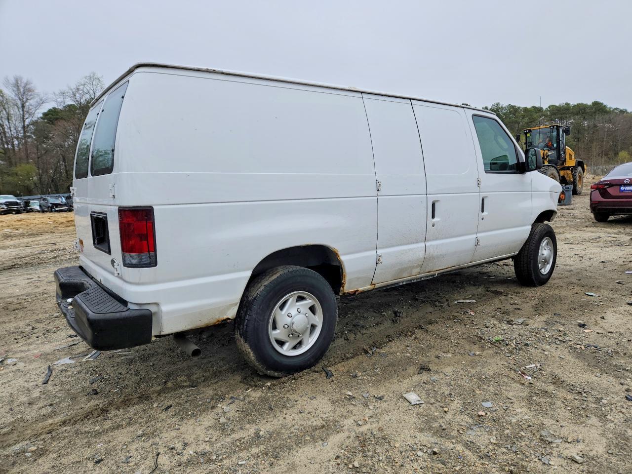 2013 Ford Econoline E250 Van - Фото 3