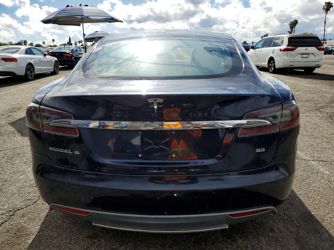 2015 Tesla Model S 85 - Image 6