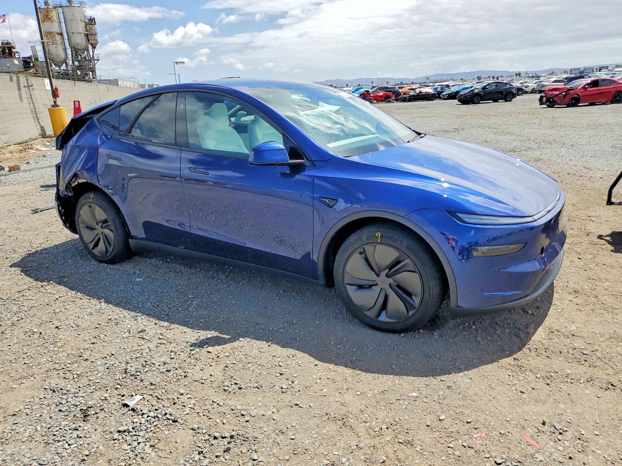 2026 Tesla Model Y - Фото 4