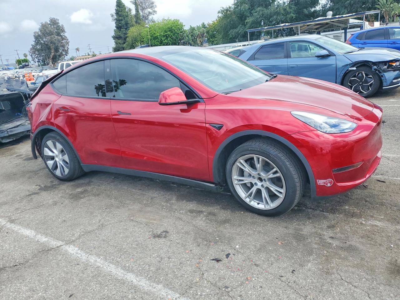 2024 Tesla Model Y - Фото 4
