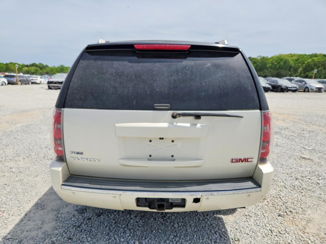 2009 GMC Yukon Denali - Фото 6