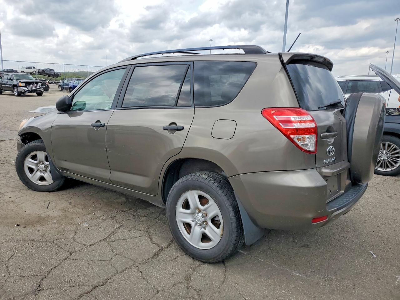 2011 Toyota Rav4 Base - Фото 2