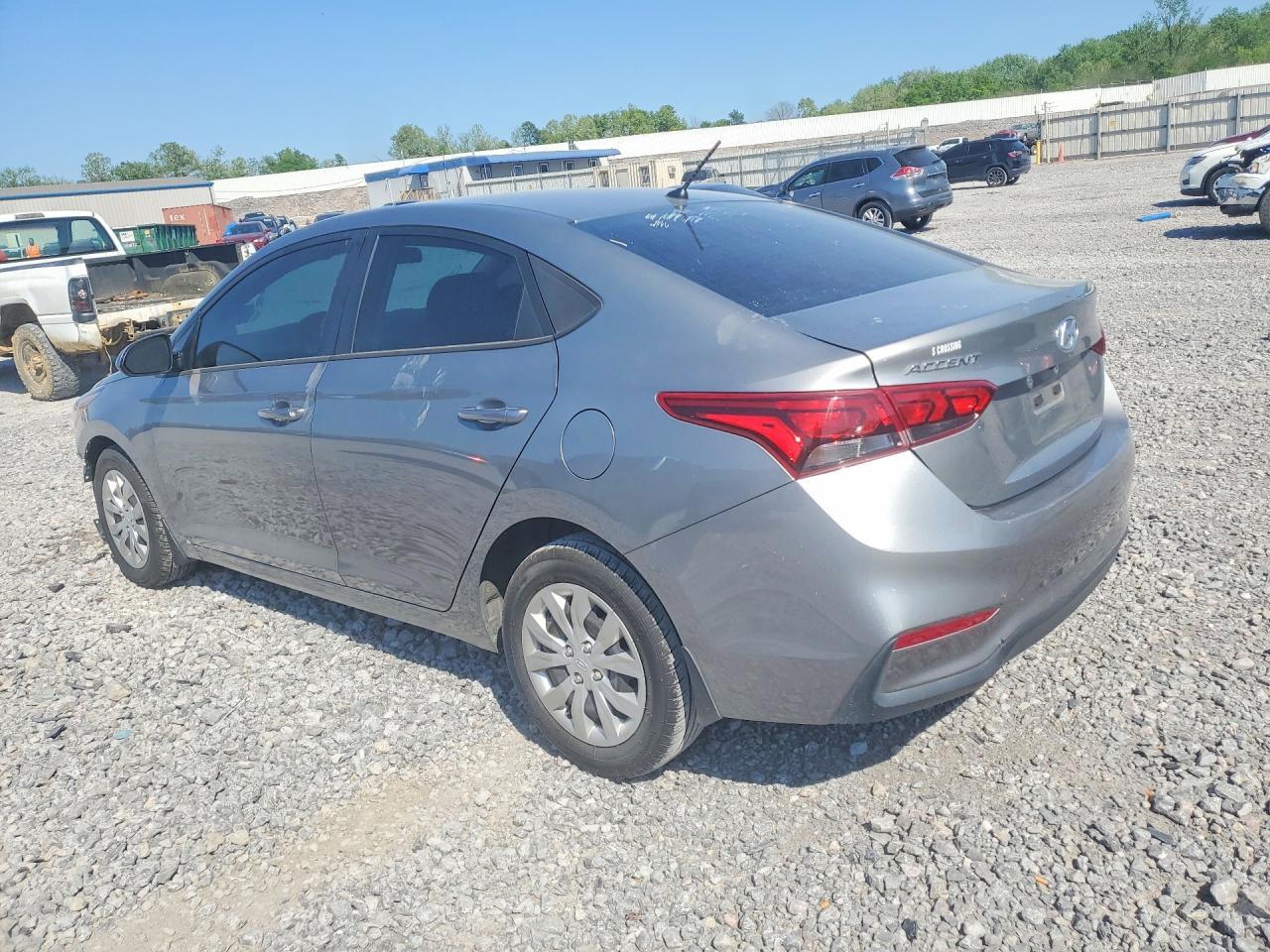 2022 Hyundai Accent Se - Фото 2