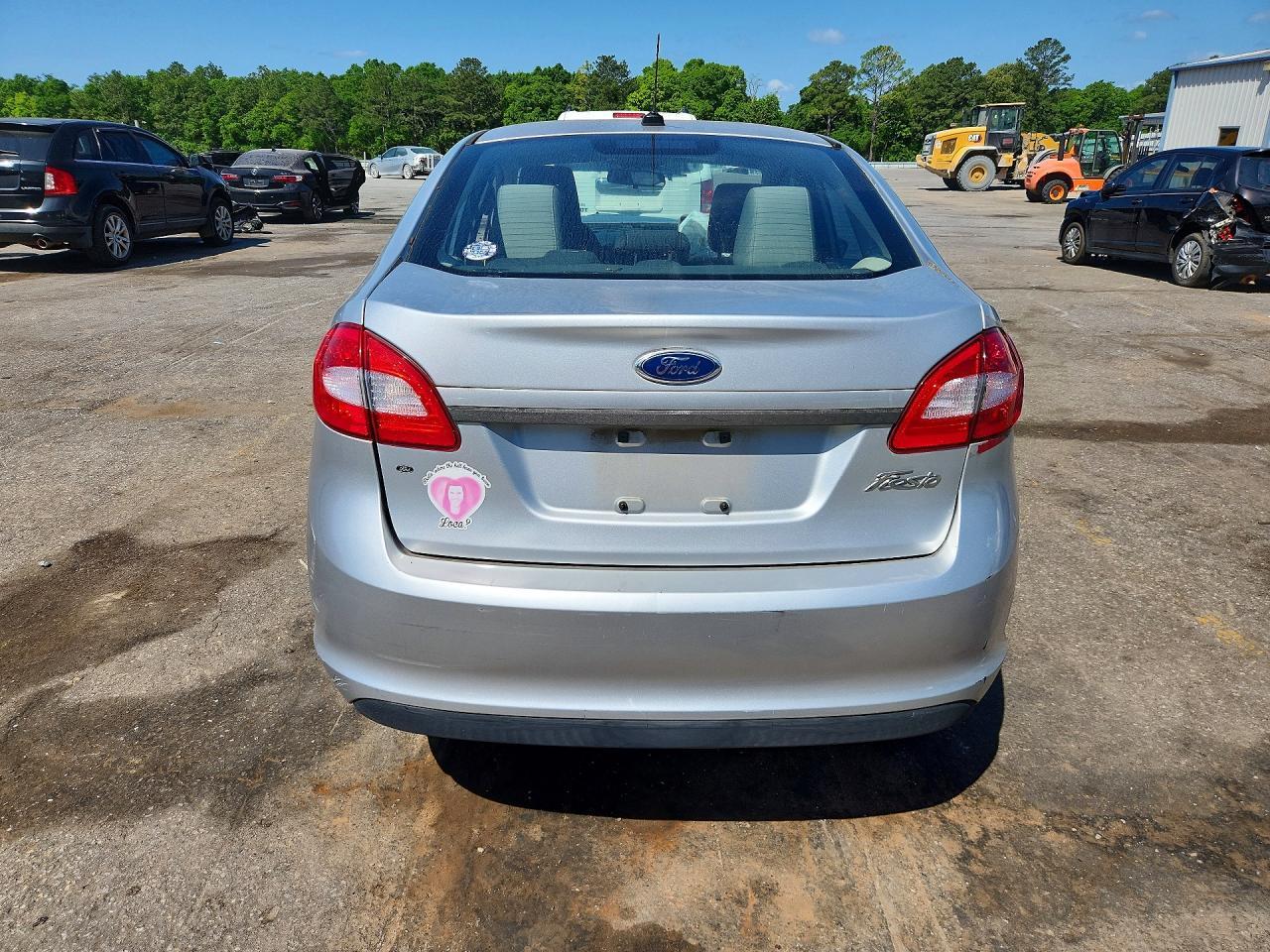 2011 Ford Fiesta S - Фото 6