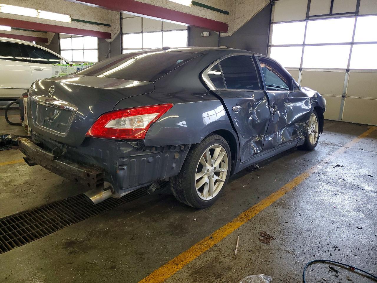 2009 Nissan Maxima 3.5 S - Фото 3
