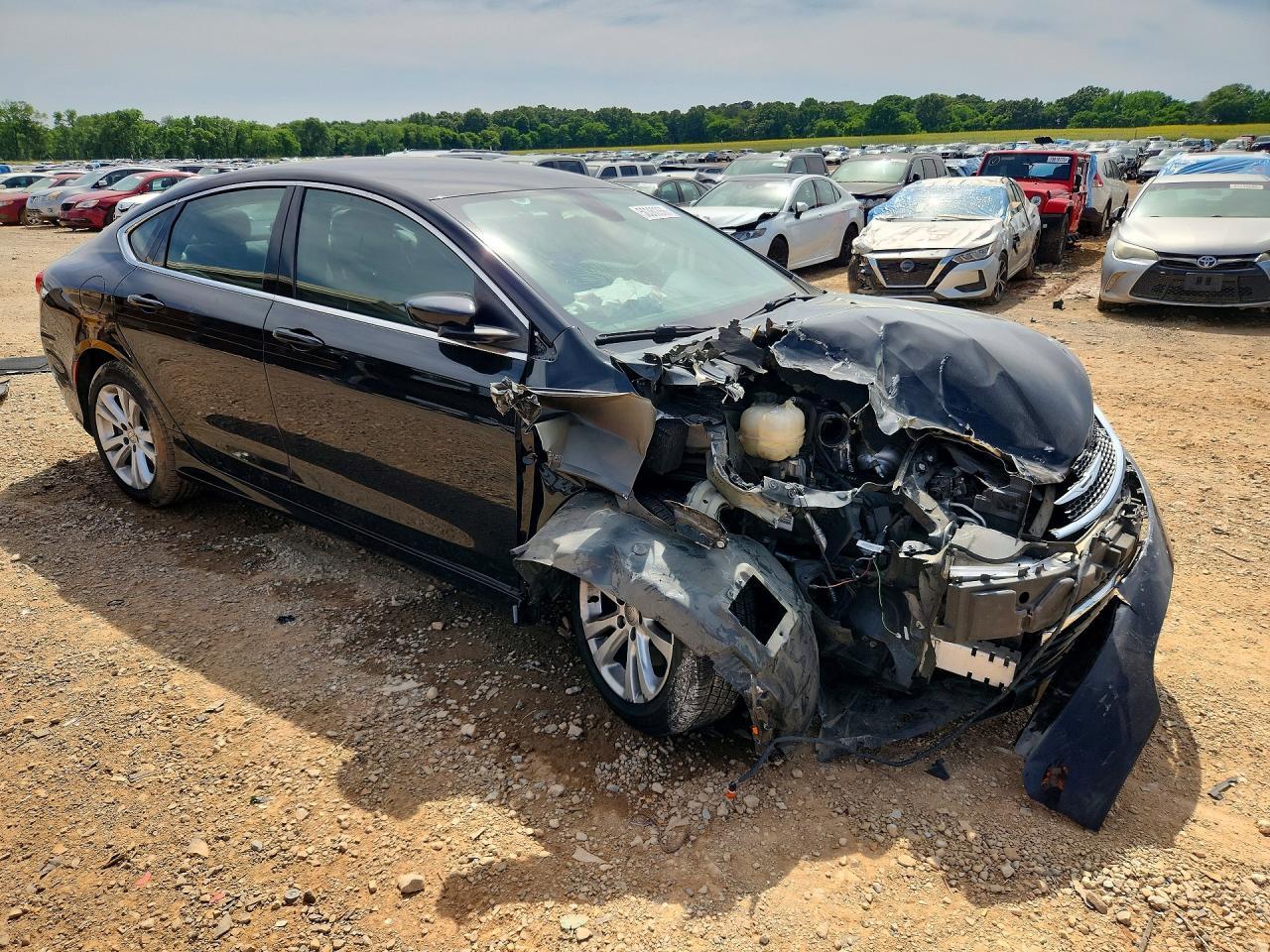2016 Chrysler 200 Limited - Image 4