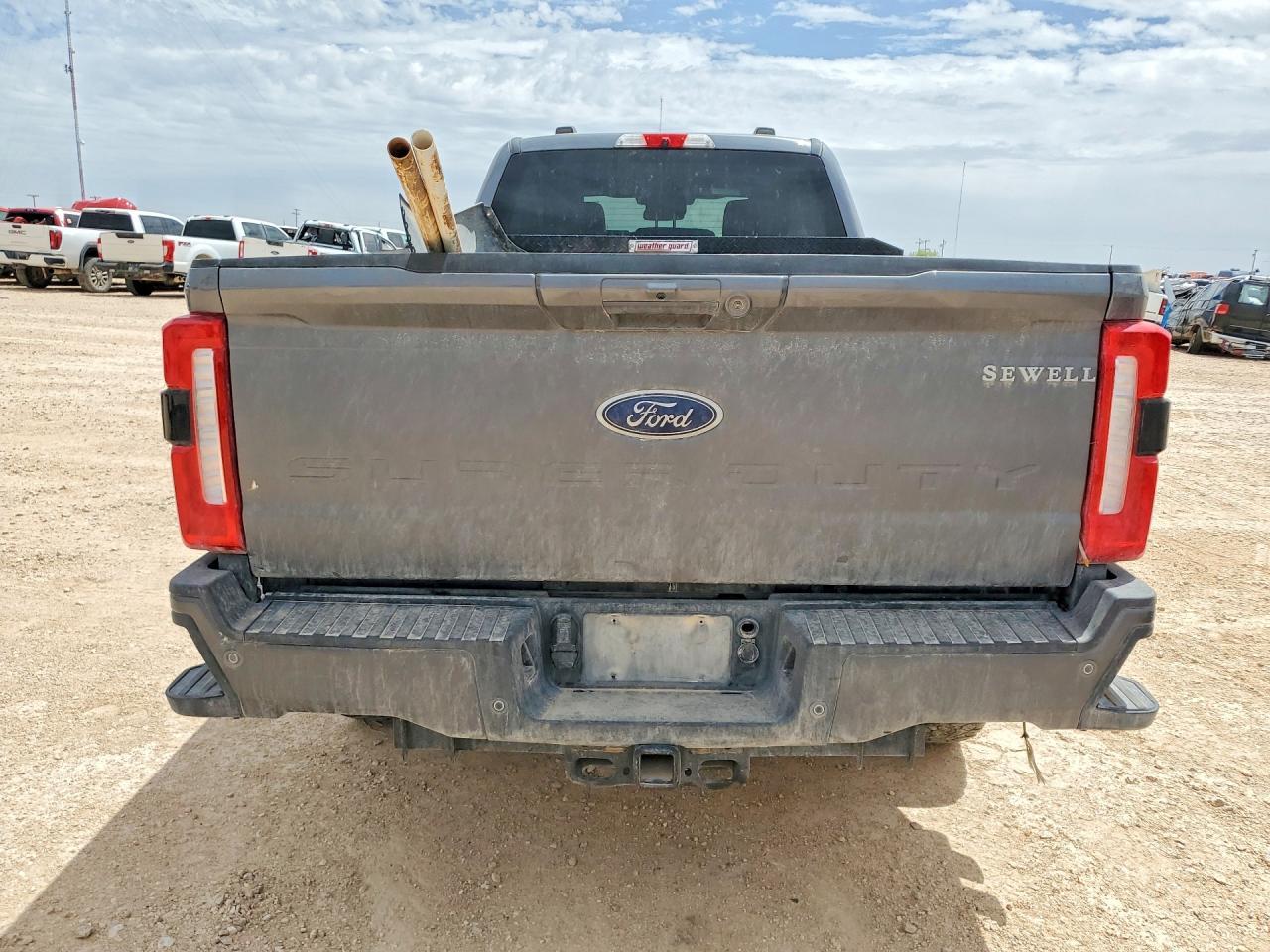 2024 Ford F250 Super Duty - Фото 6