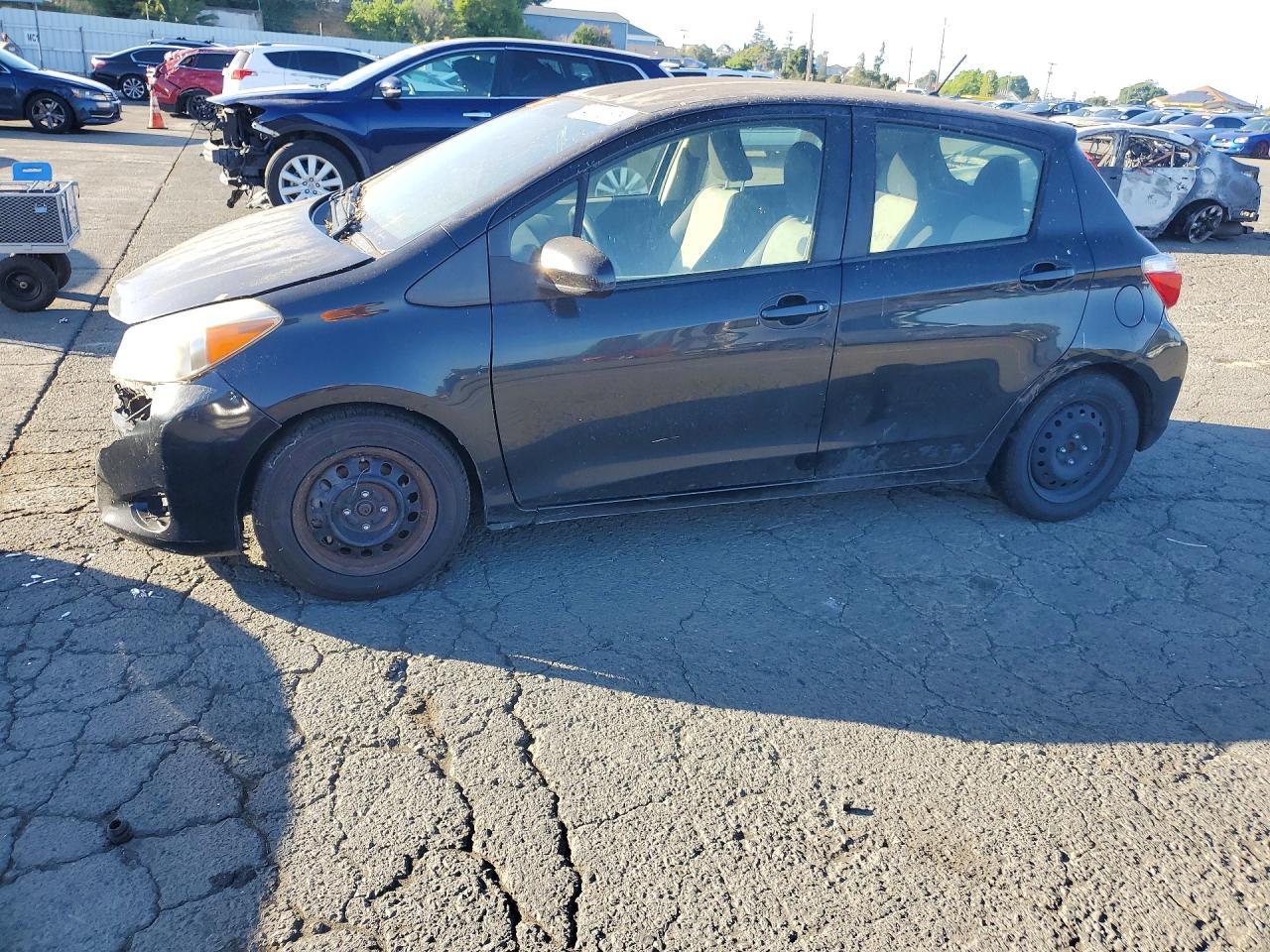 2013 Toyota Yaris 5-Door Le