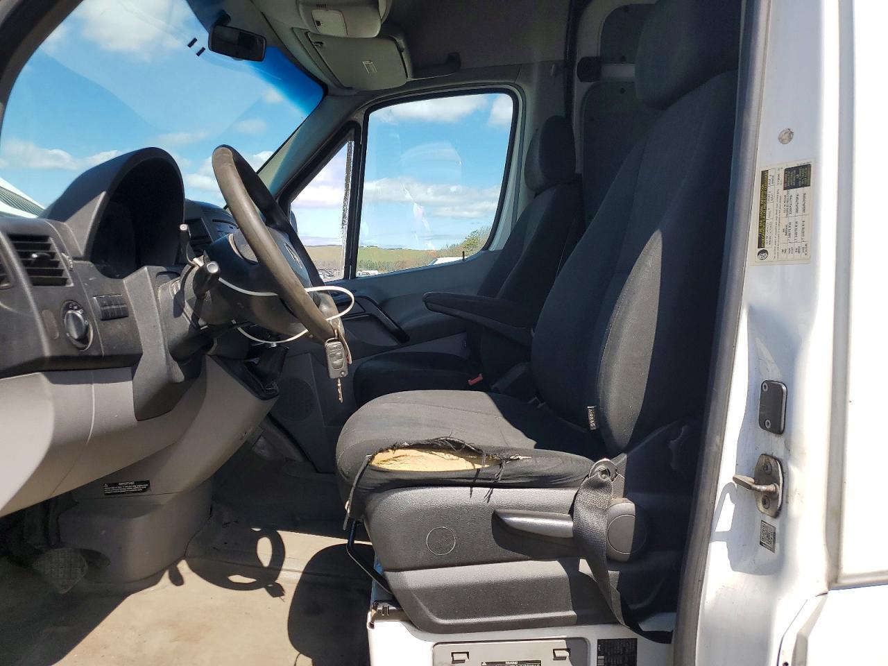 2016 Mercedes Benz Sprinter 2500 Delivery Van - Image 7