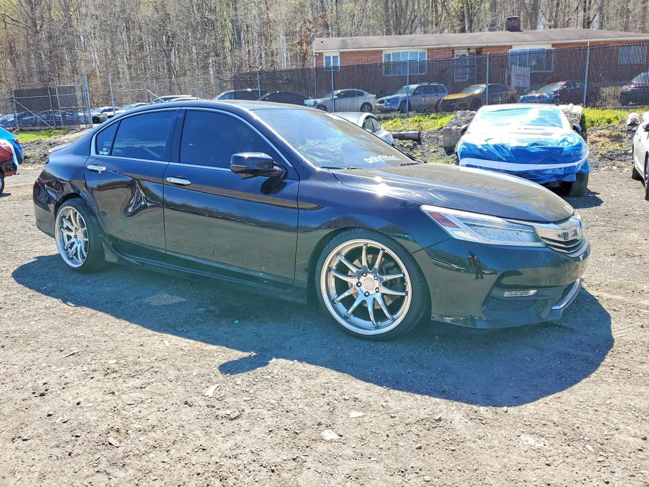 2017 Honda Accord Touring - Фото 4