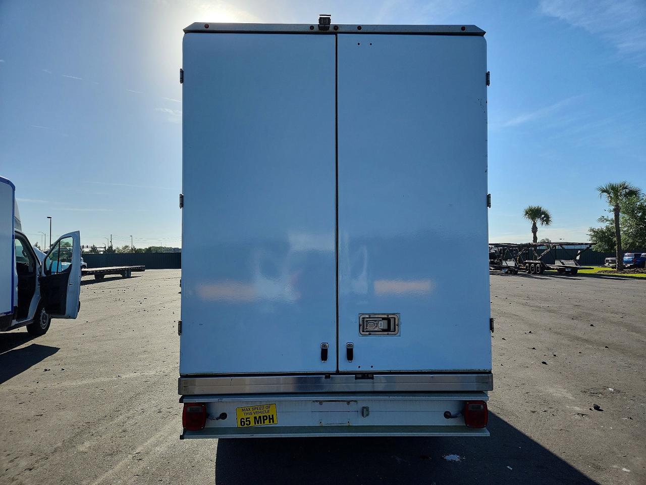 2020 Ford Transit Delivery Truck - Фото 6