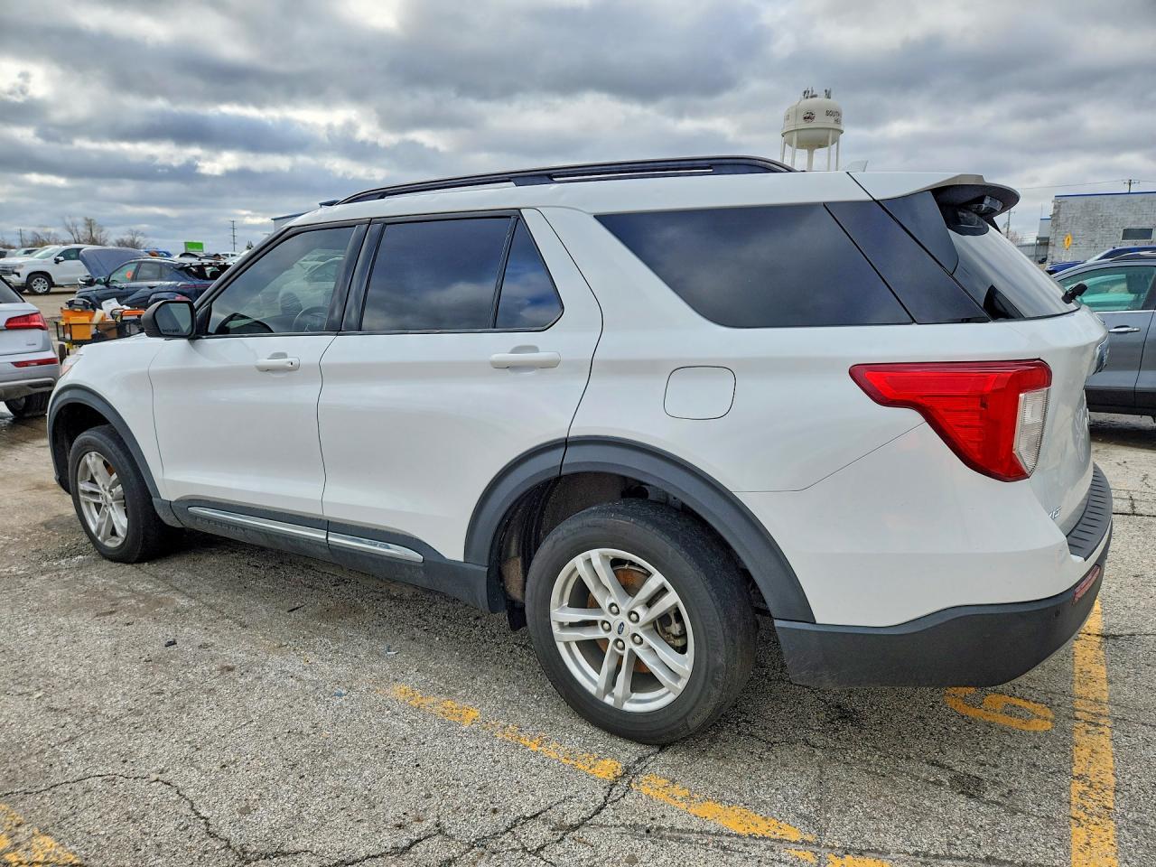 2020 Ford Explorer Xlt - Фото 2