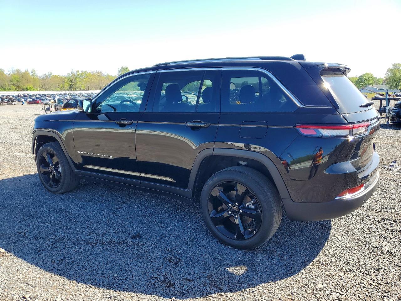 2023 Jeep Grand Cherokee Limited - Image 2