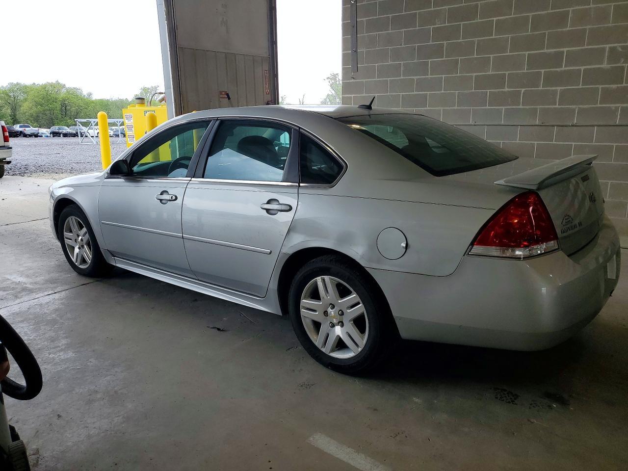 2010 Chevrolet Impala Lt - Image 2