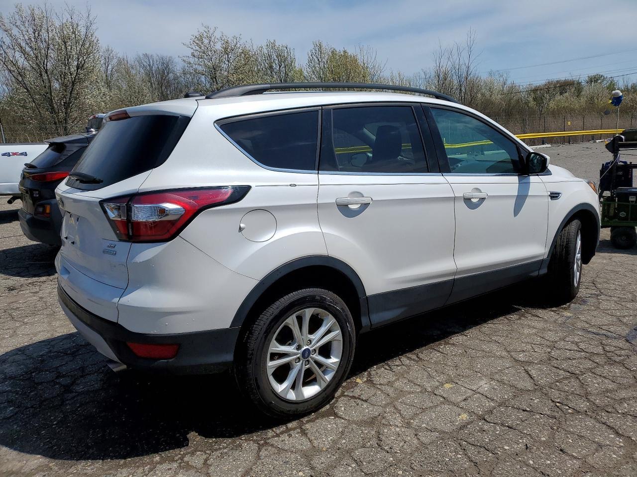 2018 Ford Escape Se - Фото 3