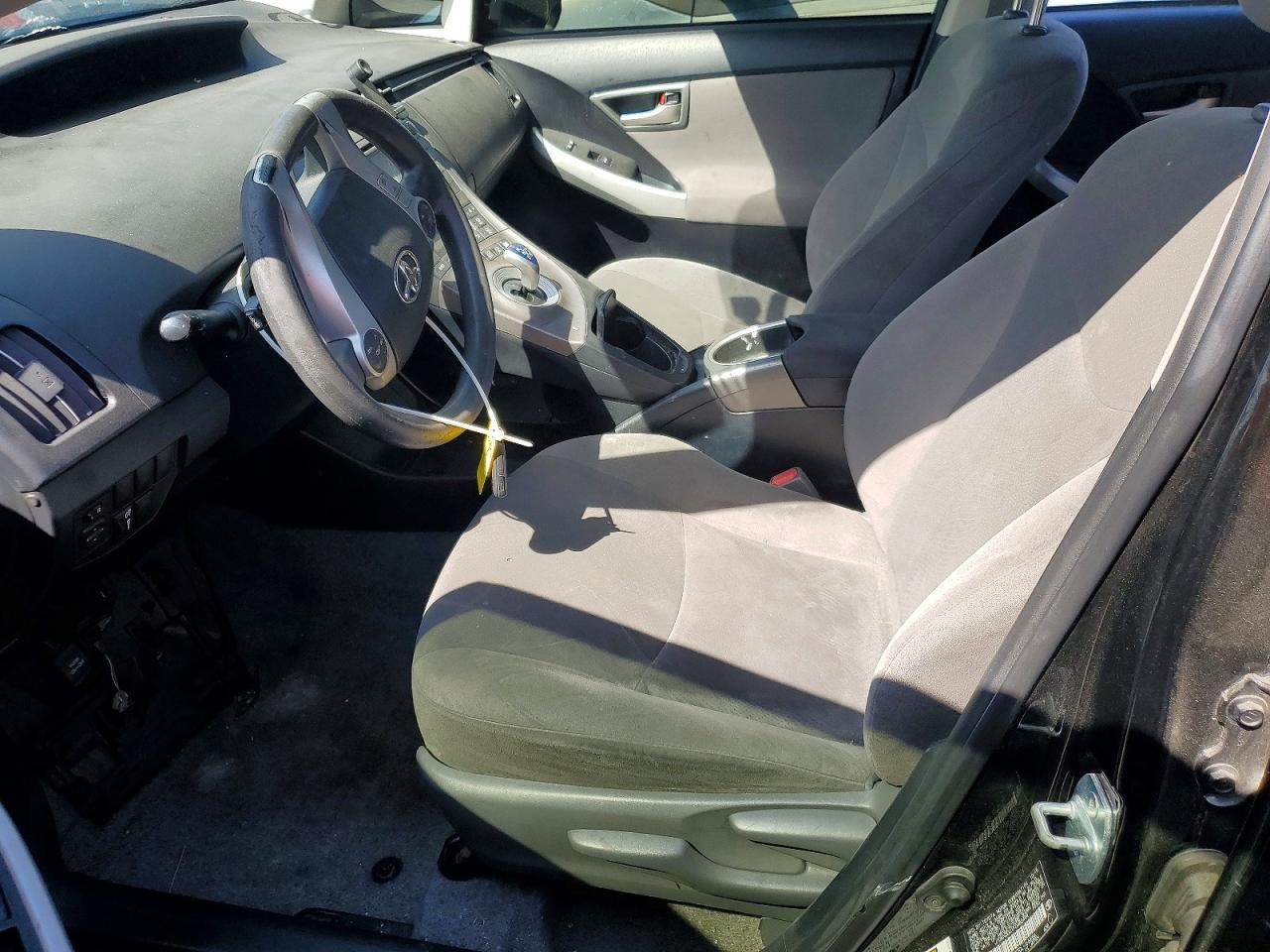 2015 Toyota Prius Two - Фото 7