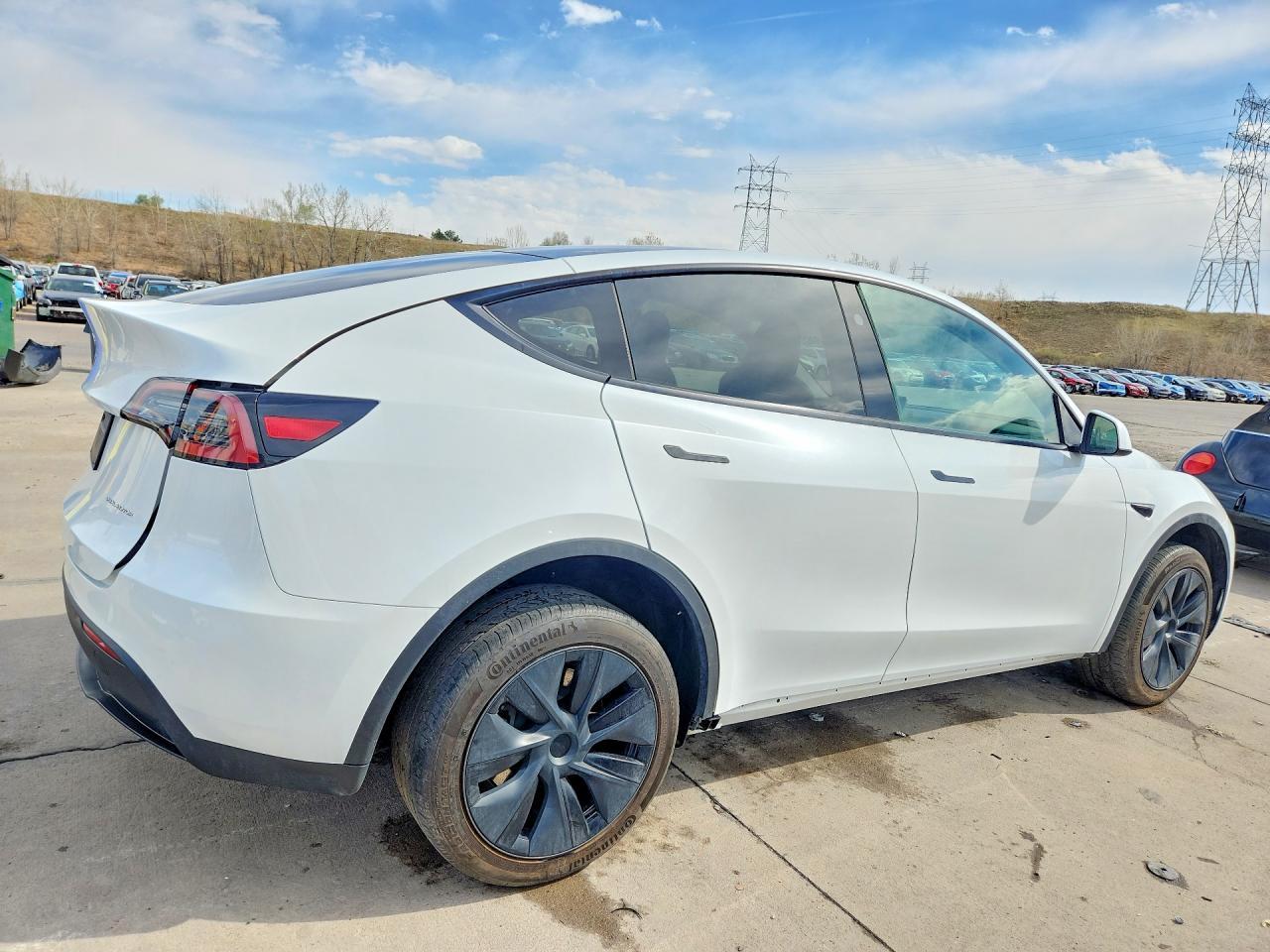 2024 Tesla Model Y - Фото 3