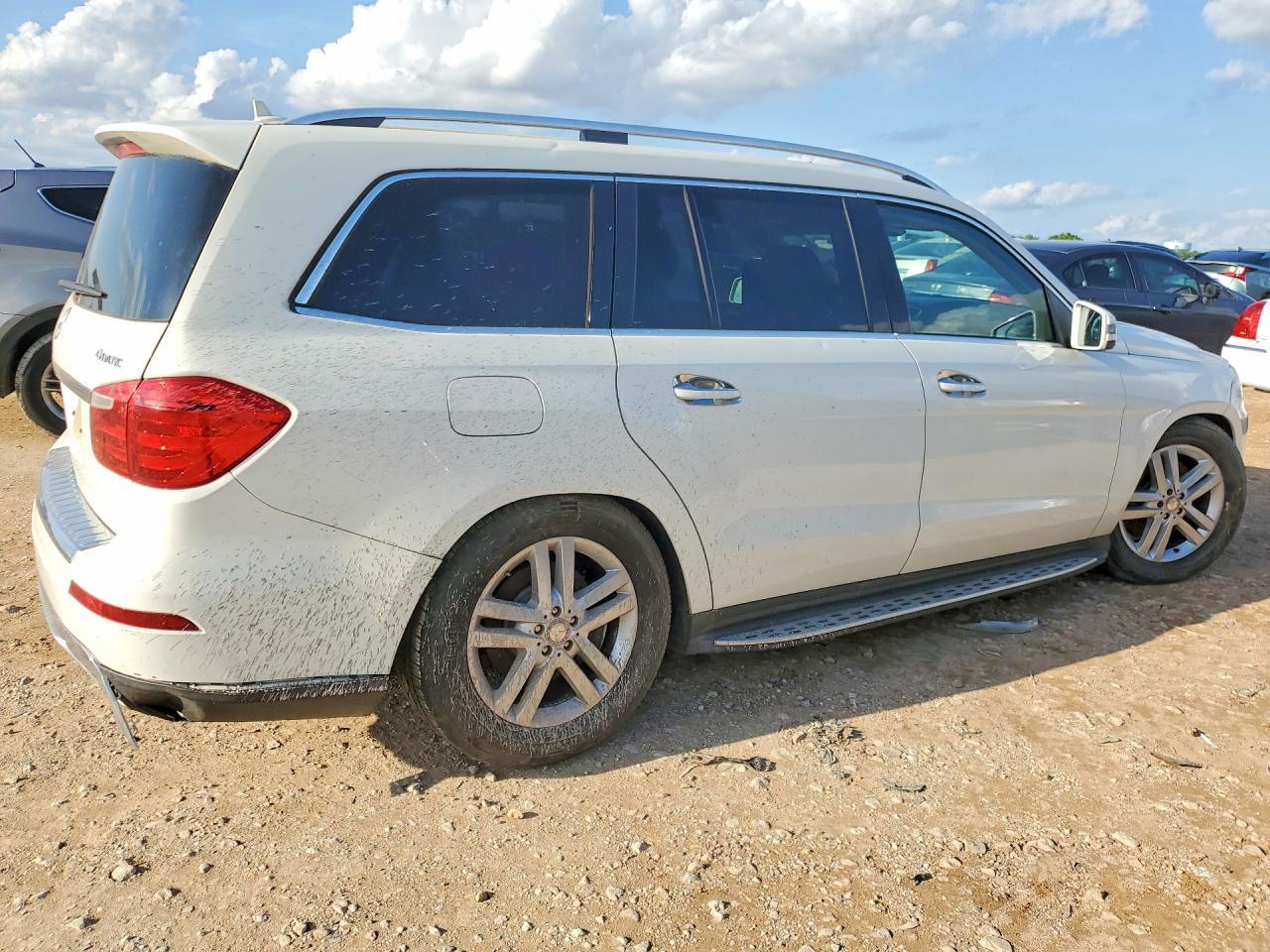 2013 Mercedes-Benz Gl 450 4Matic - Image 3