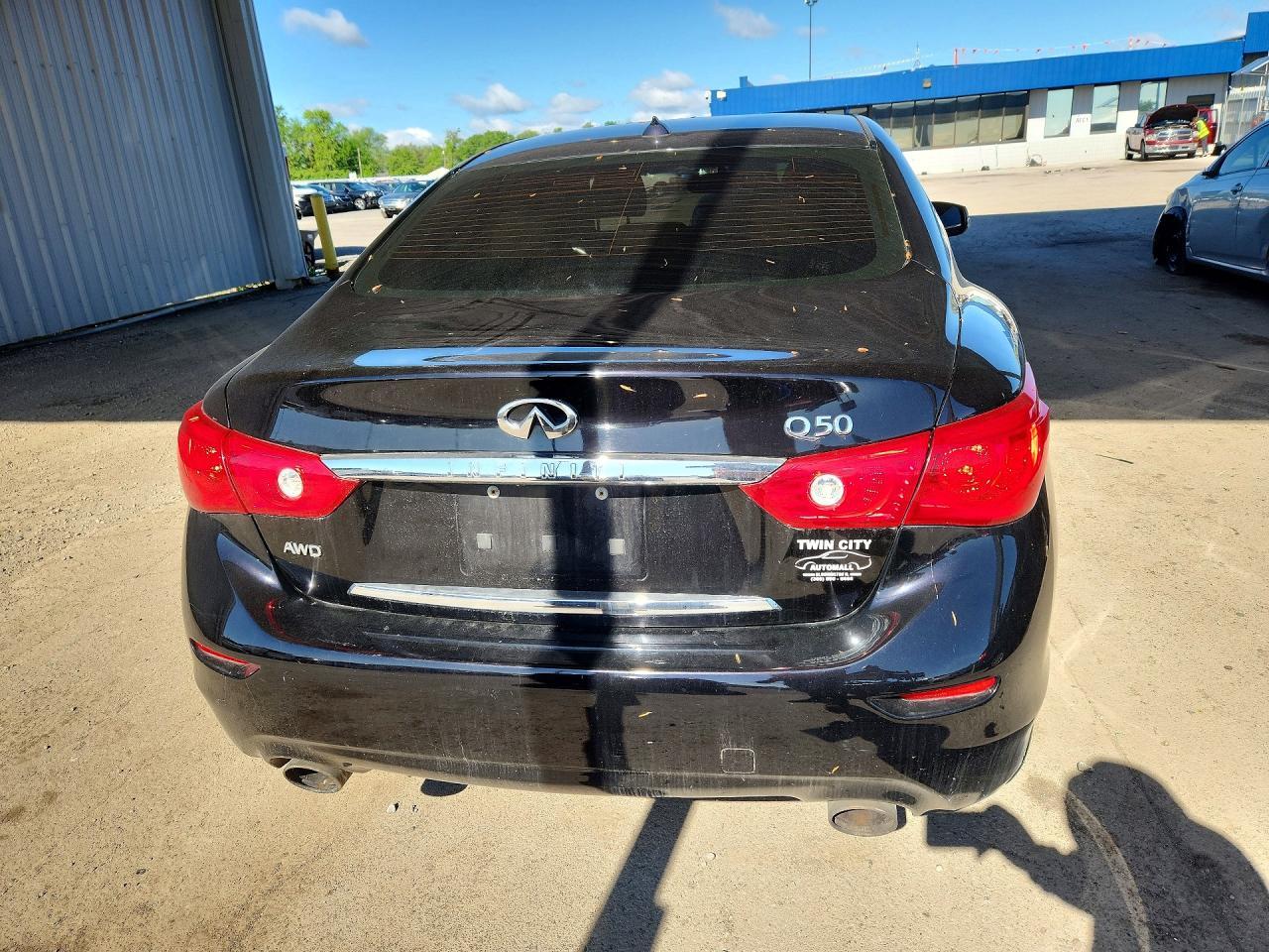 2015 Infiniti Q50 Premium - Image 6