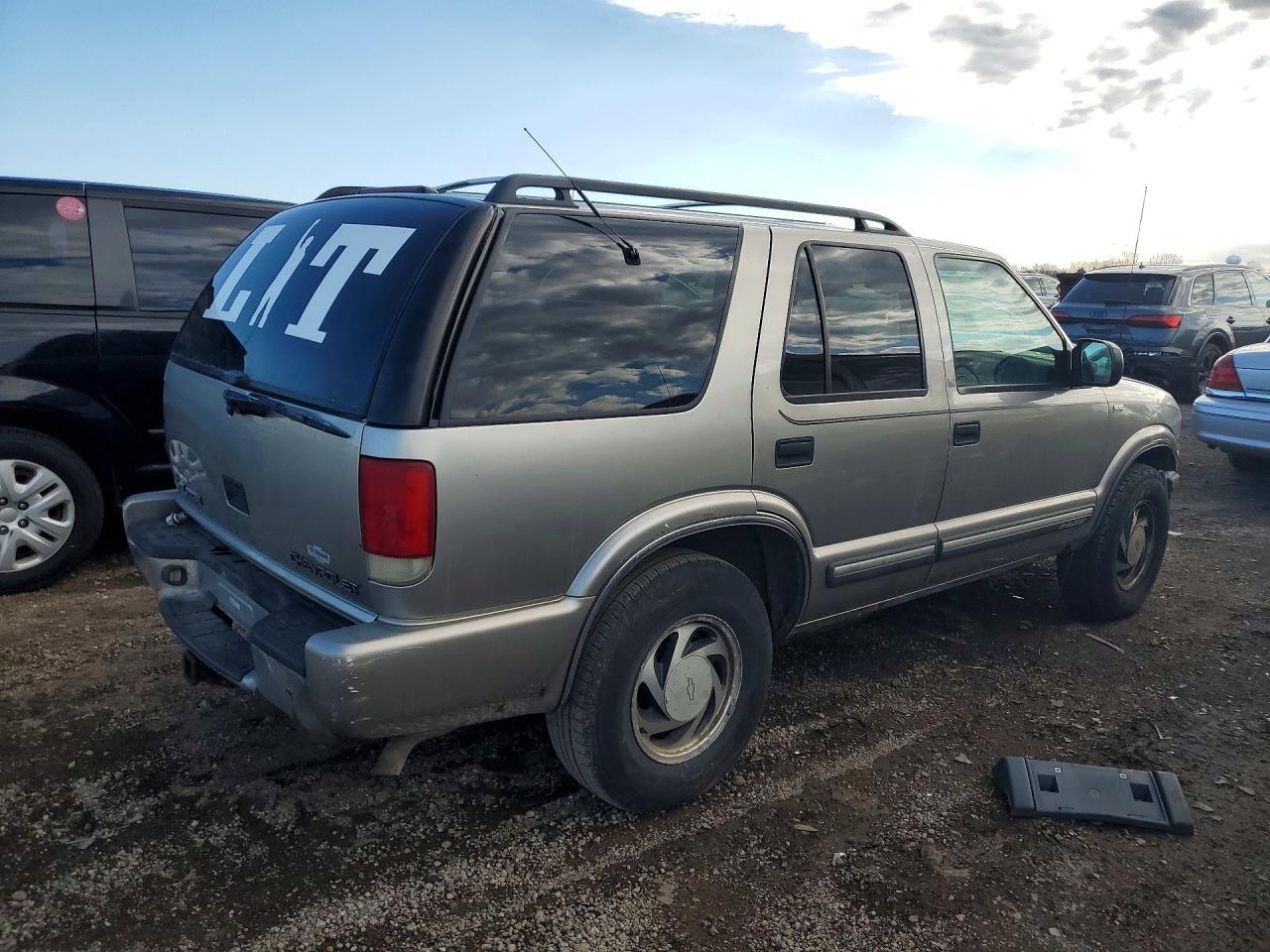 2001 Chevrolet Blazer - Фото 3