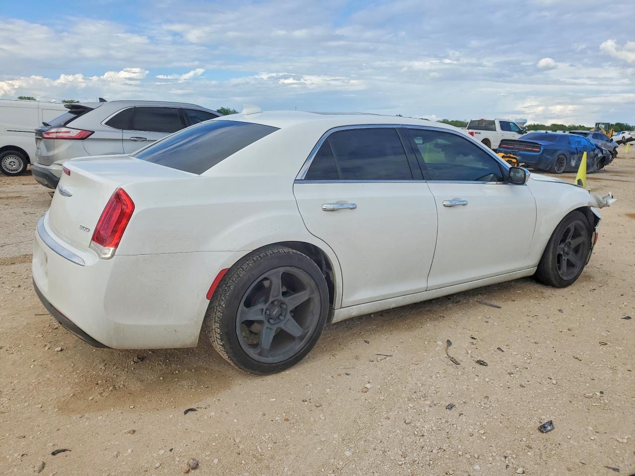 2020 Chrysler 300 Limited - Image 3