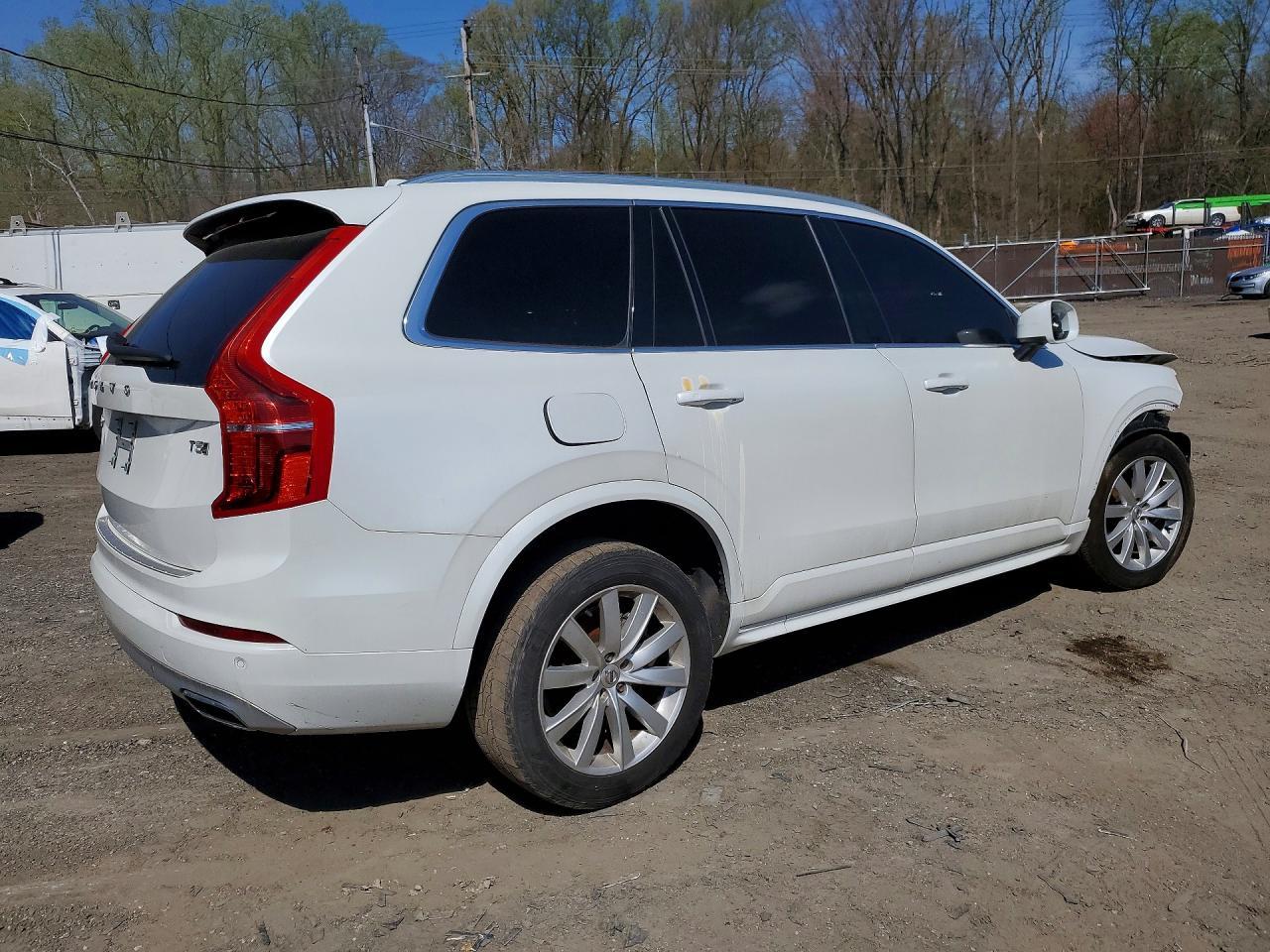 2021 Volvo Xc90 T5 Momentum - Image 3