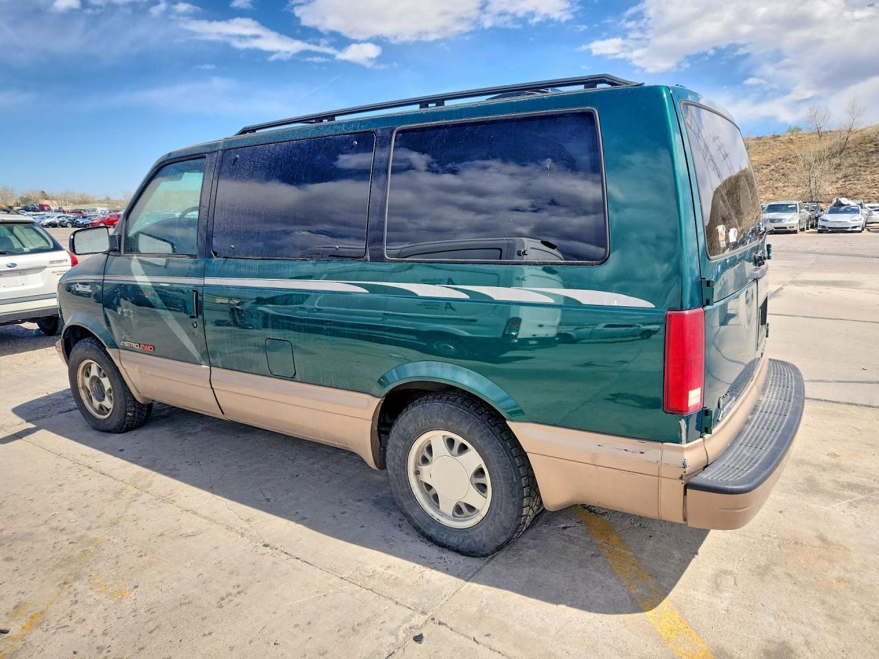 2000 Chevrolet Astro Van Delivery Van - Image 2