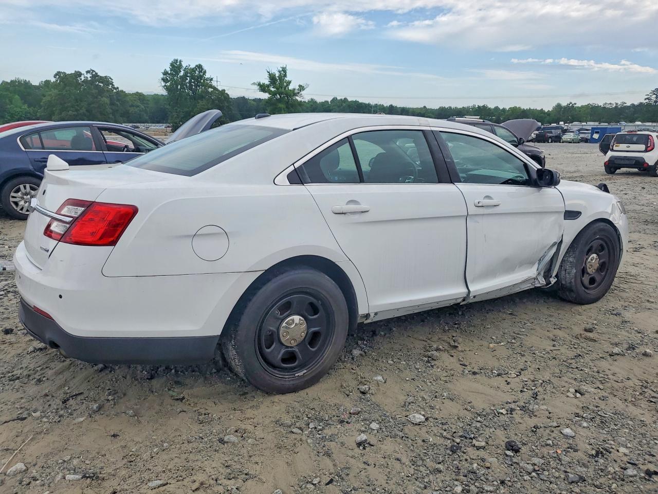 2019 Ford Taurus Police Interceptor - Image 3