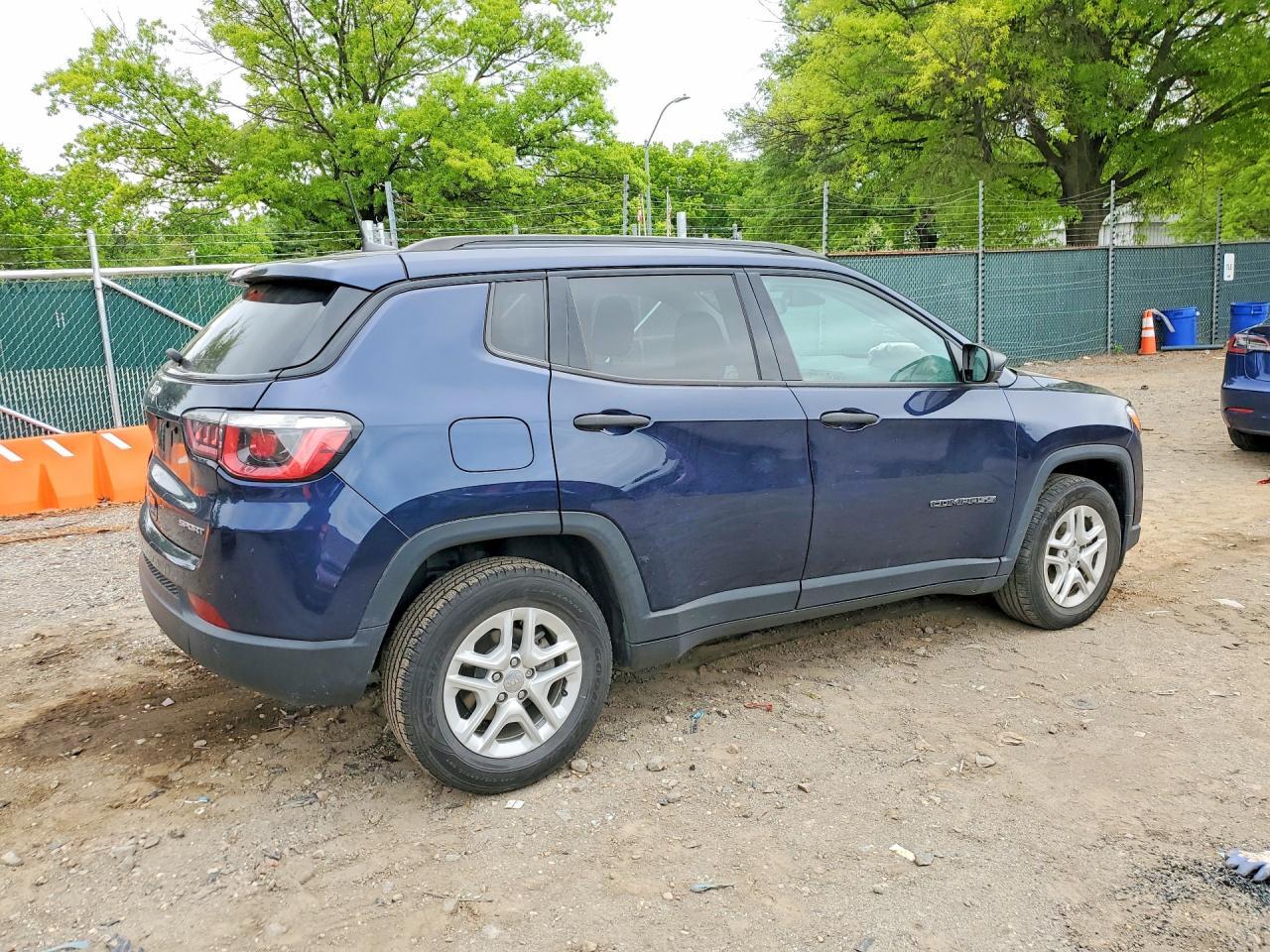 2017 Jeep Compass Sport - Фото 3