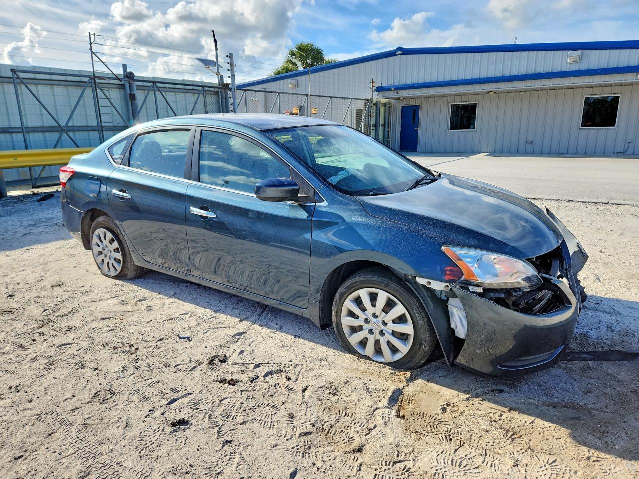 2015 Nissan Sentra S - Фото 4