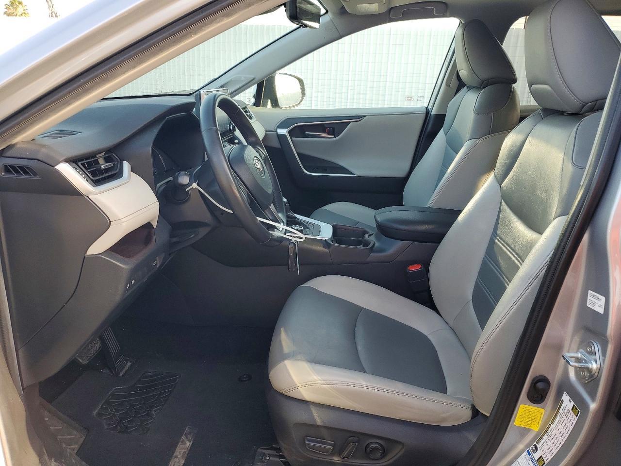 2020 Toyota Rav4 Limited - Image 7