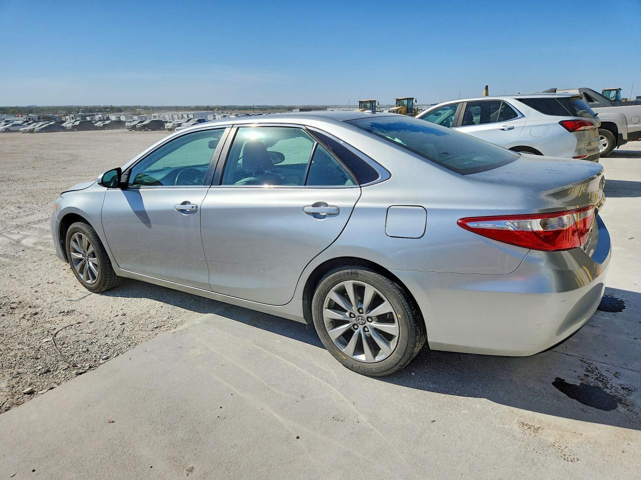 2016 Toyota Camry Xle - Фото 2
