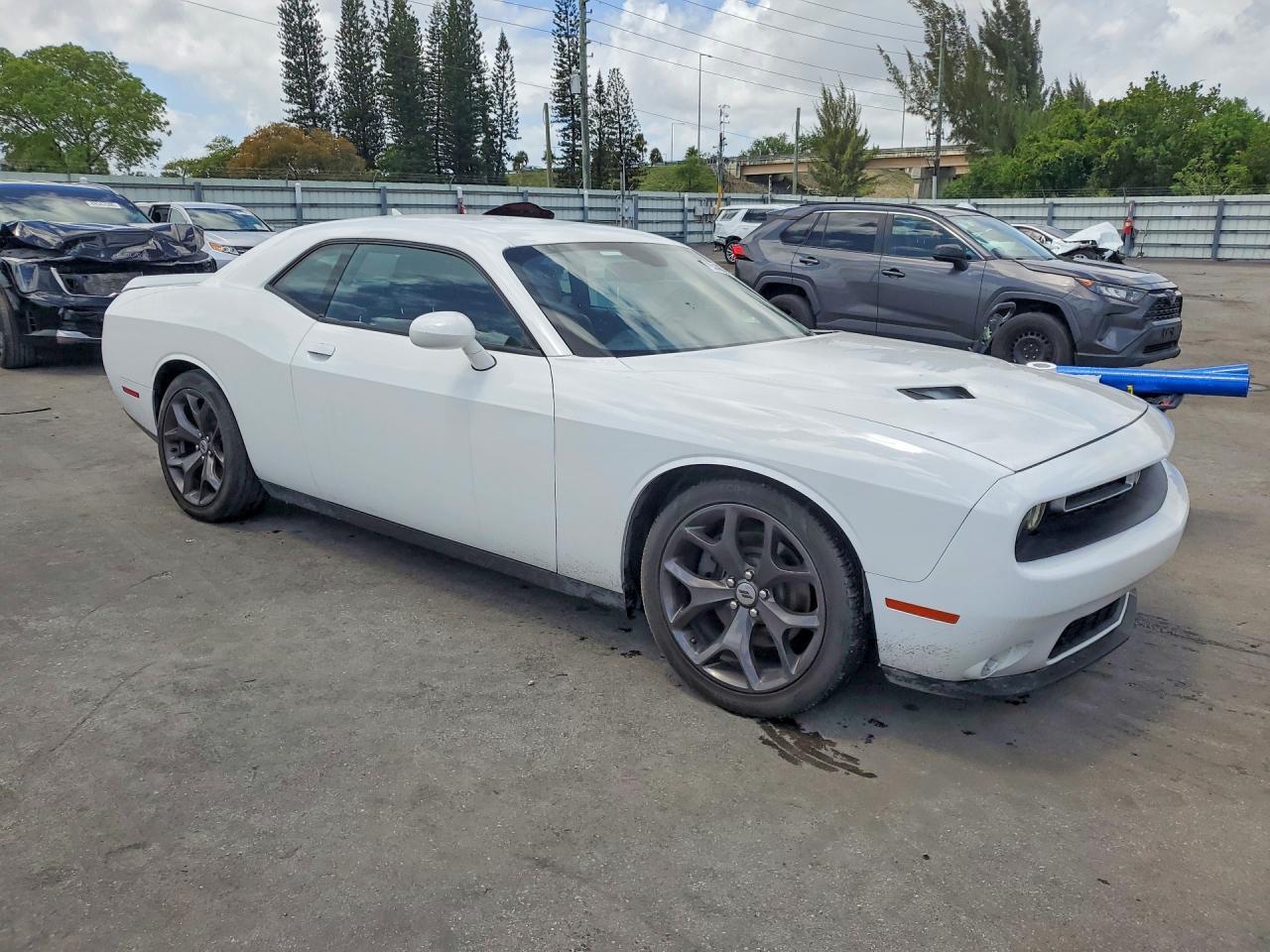 2018 Dodge Challenger Sxt - Image 4