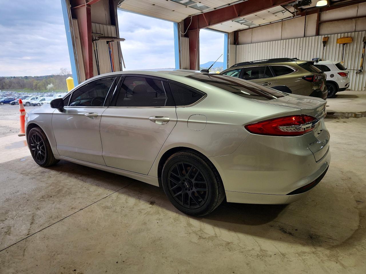 2017 Ford Fusion Se - Фото 2