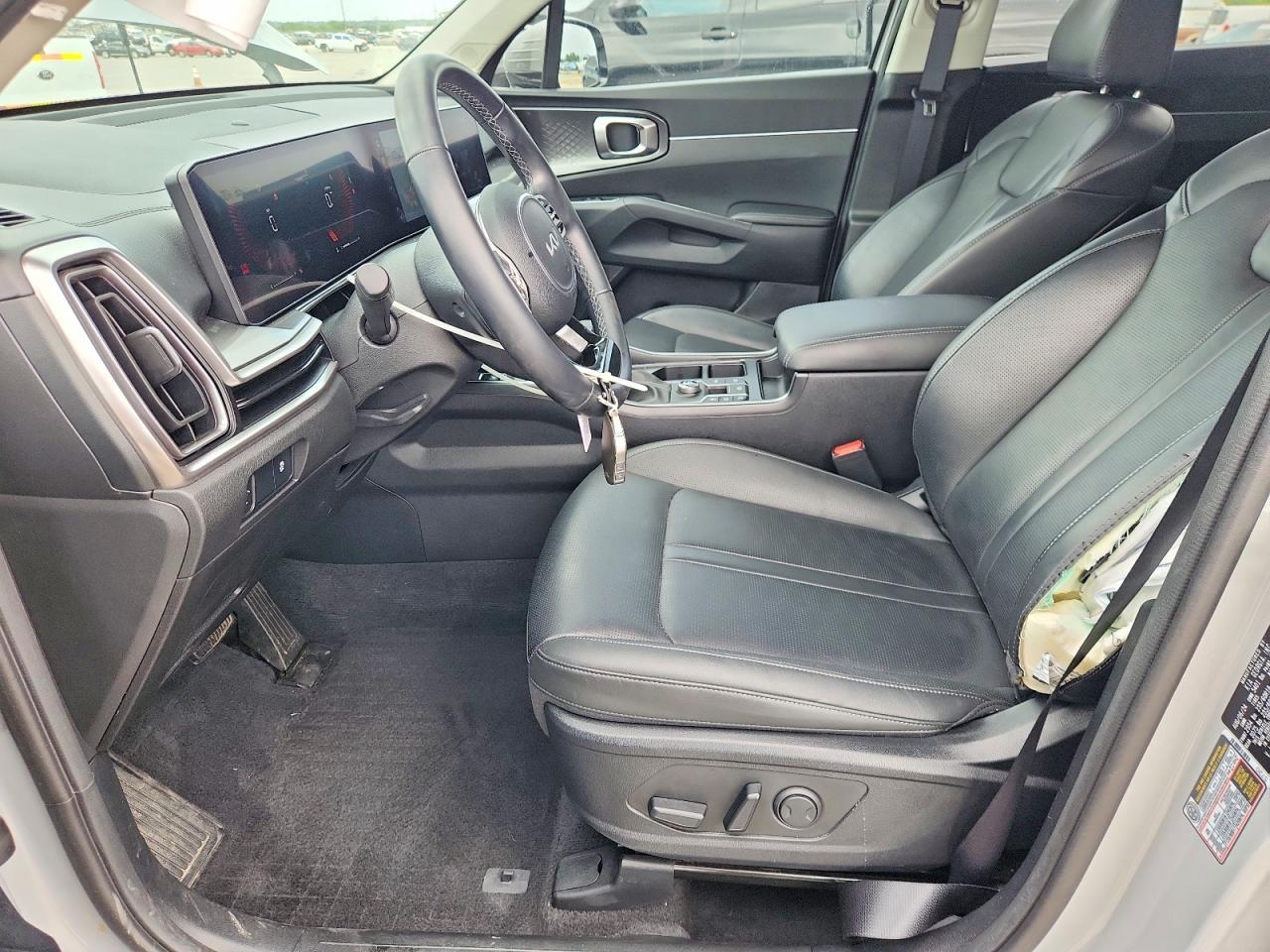 2025 Kia Sorento S - Image 7