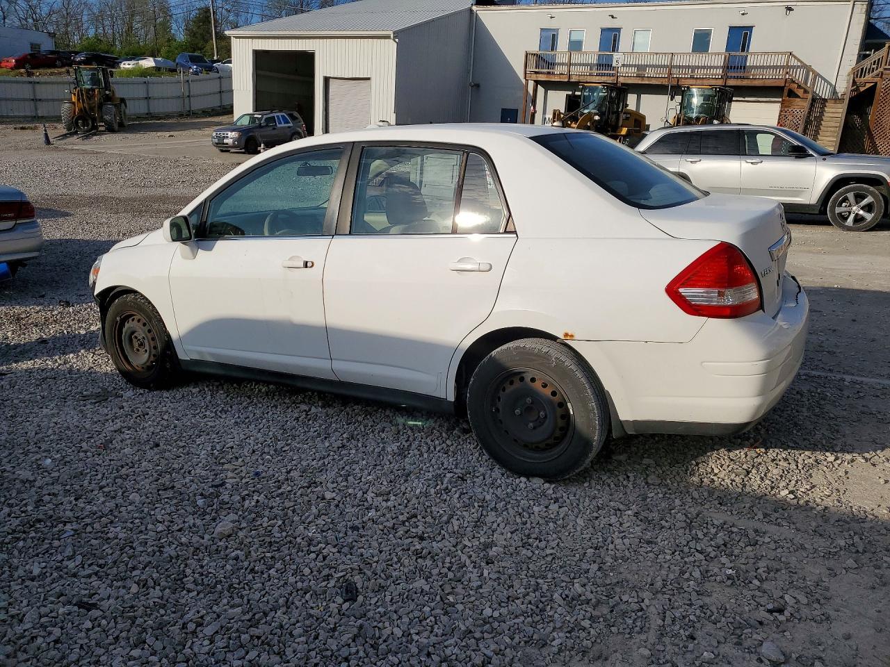 2007 Nissan Versa 1.8 S - Фото 2