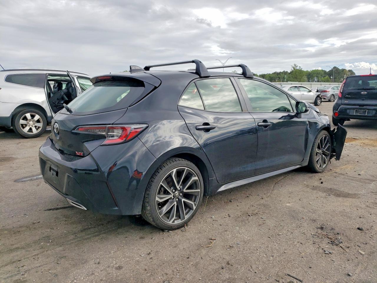 2020 Toyota Corolla Hatchback Xse - Image 3